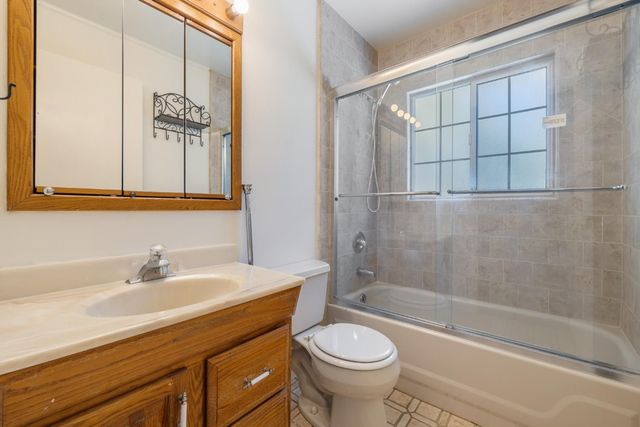 253 E Canterbury Dr, Stockton, CA 95207