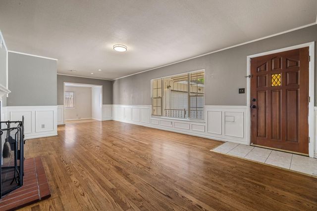 253 E Canterbury Dr, Stockton, CA 95207