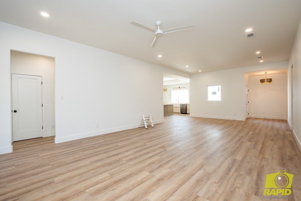 Image 8 of property listing at 5425 Riviera Lane, San Angelo, TX 76904