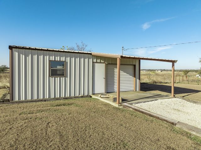 891 Hcr 2124 Loop, Whitney, TX 76692