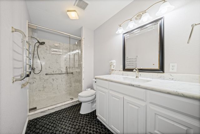 891 Hcr 2124 Loop, Whitney, TX 76692