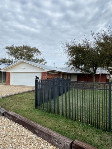 891 Hcr 2124 Loop, Whitney, TX 76692