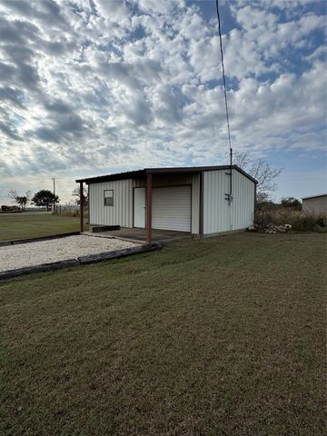 891 Hcr 2124 Loop, Whitney, TX 76692