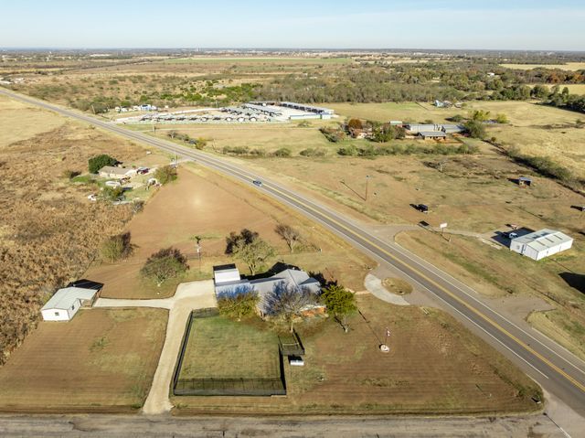 891 Hcr 2124 Loop, Whitney, TX 76692