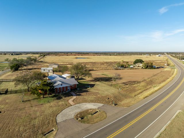 891 Hcr 2124 Loop, Whitney, TX 76692
