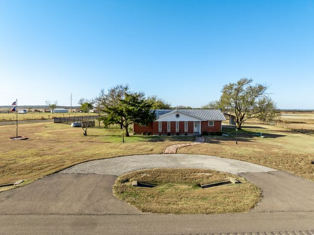 891 Hcr 2124 Loop, Whitney, TX 76692