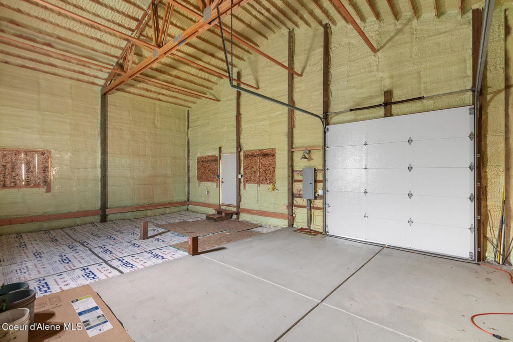 252 Hummingbird LN, Blanchard, ID 83804 photo 4