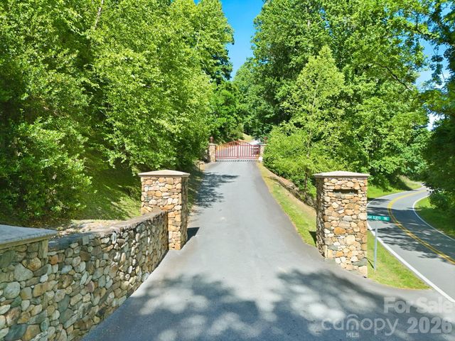 99999 Cliffledge Trail, Black Mountain, NC 28711