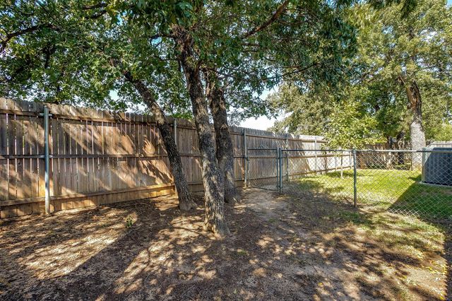 1023 Winding Creek Drive, Kennedale, TX 76060
