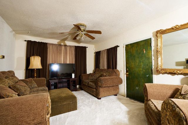 739 E 2nd St, Stockton, CA 95206