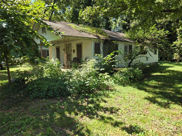 2320 N Stewart Avenue, Newton, NC 28658