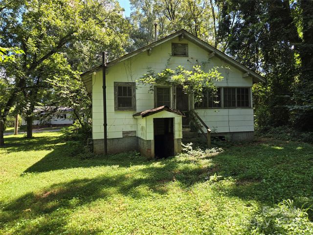 2320 N Stewart Avenue, Newton, NC 28658