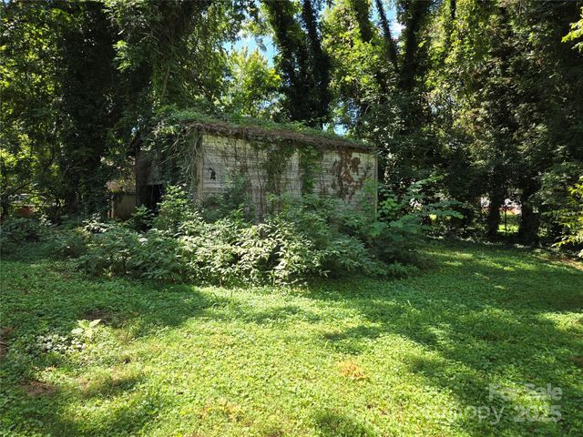 2320 N Stewart Avenue, Newton, NC 28658