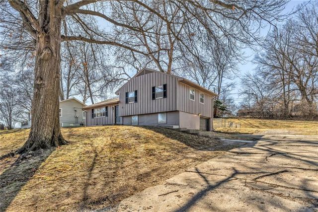 5700 NW Hutson Road, Kansas City, MO 64151