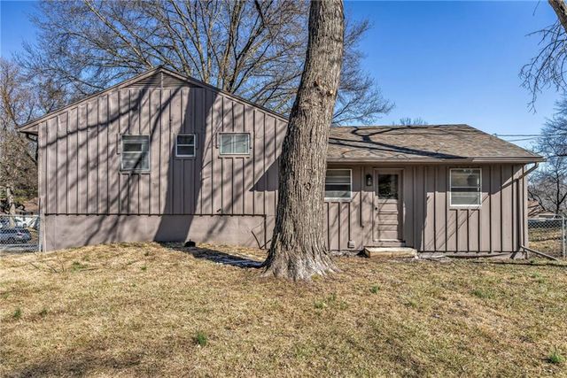 5700 NW Hutson Road, Kansas City, MO 64151