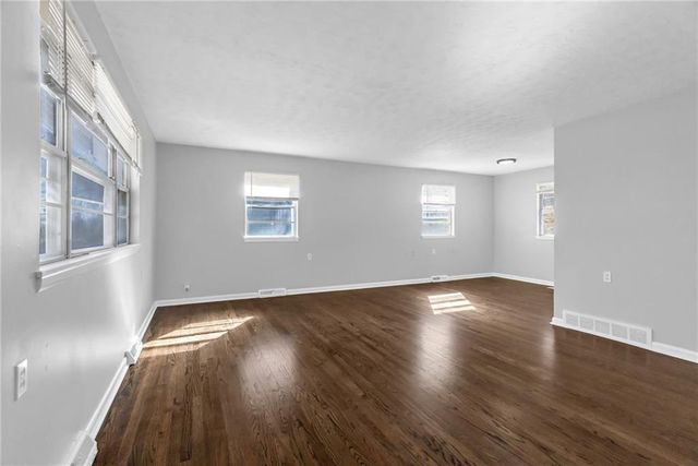 5700 NW Hutson Road, Kansas City, MO 64151