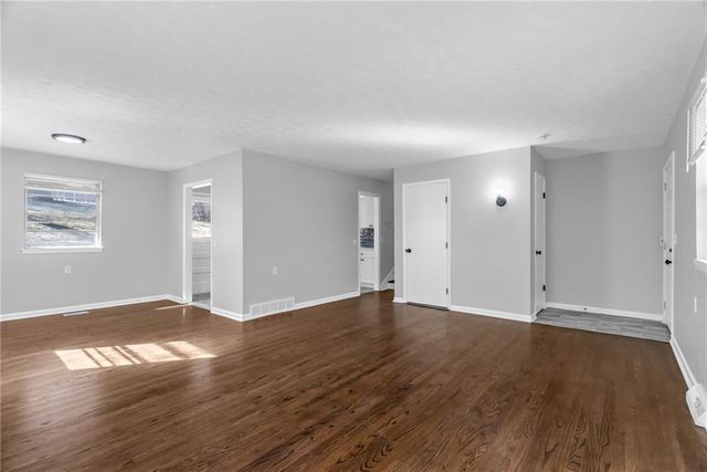 5700 NW Hutson Road, Kansas City, MO 64151