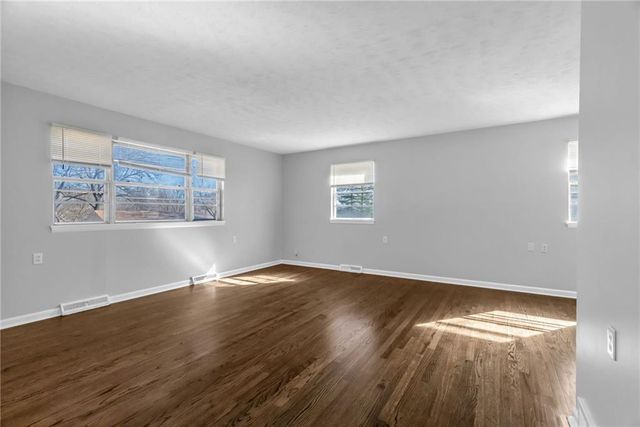 5700 NW Hutson Road, Kansas City, MO 64151