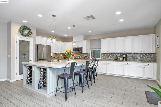 833 Marjoram Dr, Brentwood, CA 94513