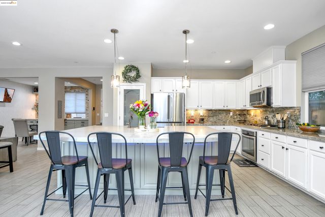 833 Marjoram Dr, Brentwood, CA 94513