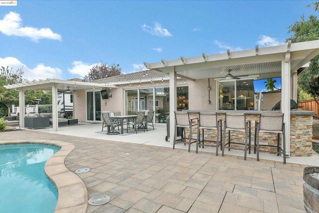 833 Marjoram Dr, Brentwood, CA 94513