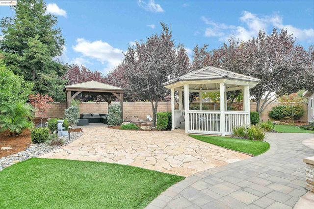833 Marjoram Dr, Brentwood, CA 94513