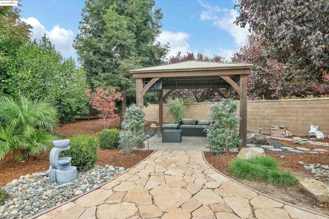833 Marjoram Dr, Brentwood, CA 94513