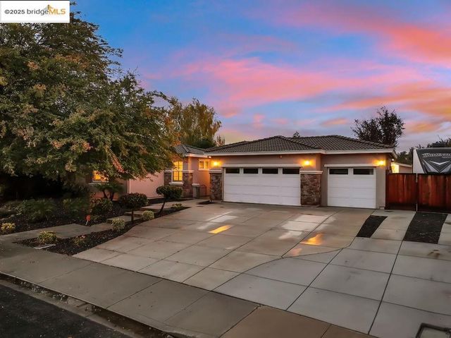 833 Marjoram Dr, Brentwood, CA 94513