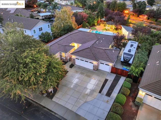 833 Marjoram Dr, Brentwood, CA 94513