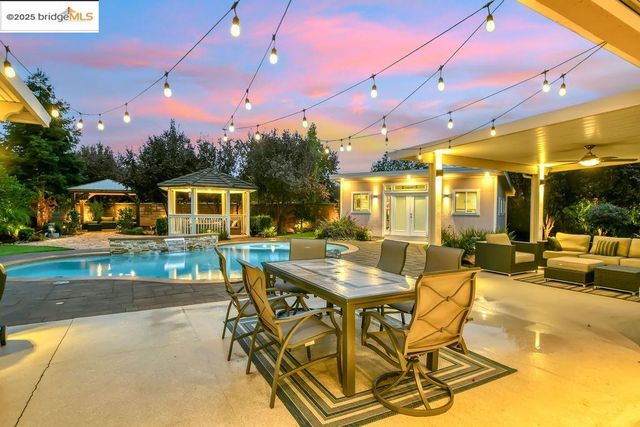 833 Marjoram Dr, Brentwood, CA 94513