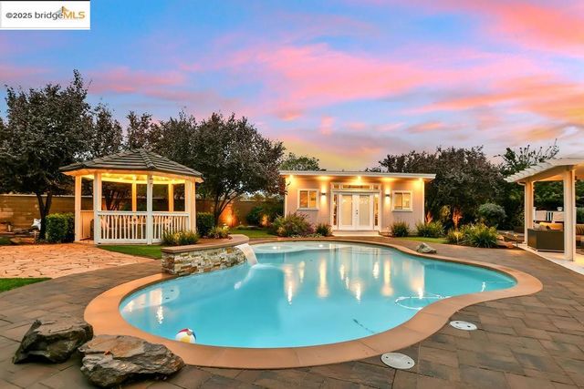 833 Marjoram Dr, Brentwood, CA 94513