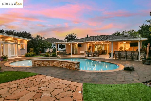 833 Marjoram Dr, Brentwood, CA 94513