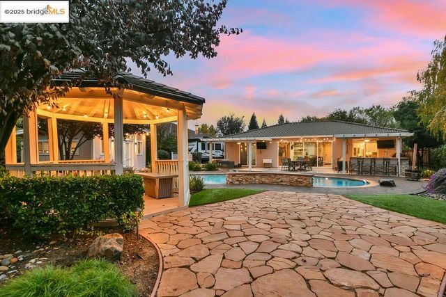 833 Marjoram Dr, Brentwood, CA 94513