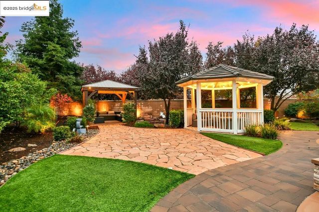 833 Marjoram Dr, Brentwood, CA 94513