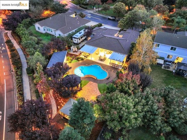 833 Marjoram Dr, Brentwood, CA 94513