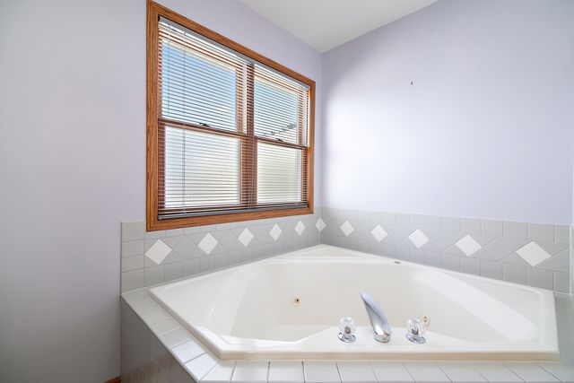 1350 Argyle Lane S, Bourbonnais, IL 60914