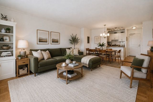 8 Whittier Pl 7J, Boston, MA 02114