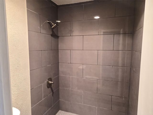 5616 Preston Oaks Road 202, Dallas, TX 75254