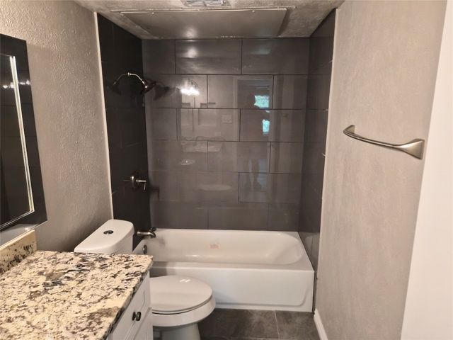 5616 Preston Oaks Road 202, Dallas, TX 75254