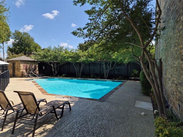 5616 Preston Oaks Road 202, Dallas, TX 75254