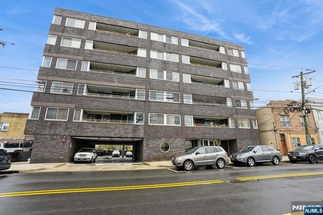 364 Palisade Avenue 4C, Cliffside Park, NJ 07010