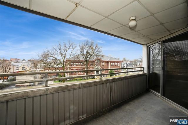 364 Palisade Avenue 4C, Cliffside Park, NJ 07010