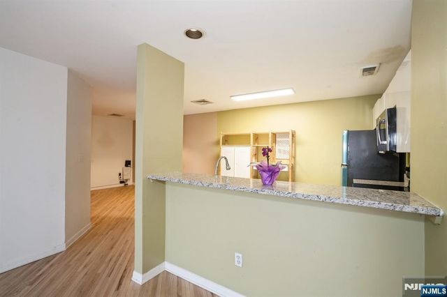 364 Palisade Avenue 4C, Cliffside Park, NJ 07010