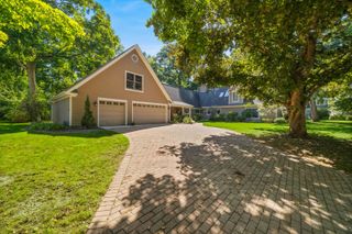 39 Wiltshire Drive, Lincolnshire, IL 60069