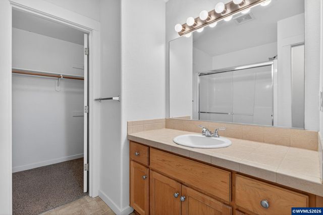 20618 SW Rockport Ln Ln, Beaverton, OR 97006