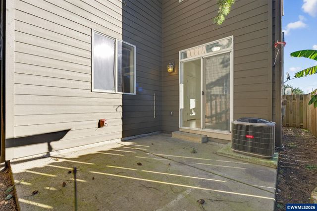 20618 SW Rockport Ln Ln, Beaverton, OR 97006