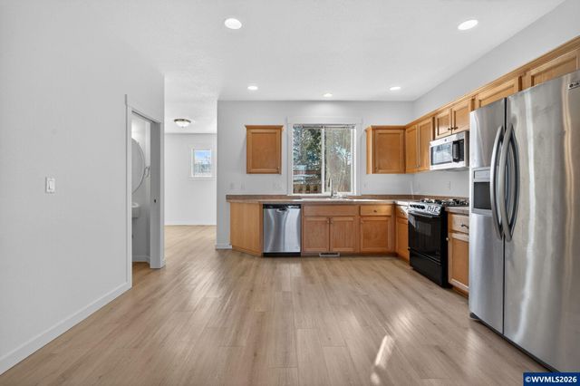 20618 SW Rockport Ln Ln, Beaverton, OR 97006