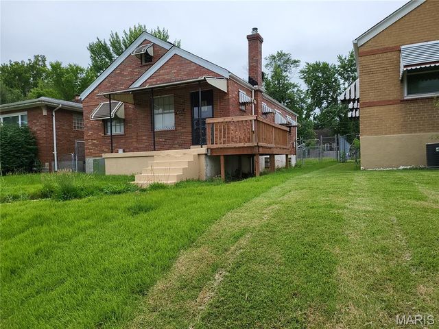 5806 Woodland Avenue, St Louis, MO 63120