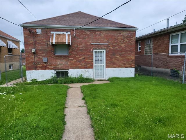5806 Woodland Avenue, St Louis, MO 63120