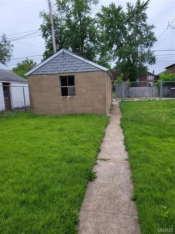 5806 Woodland Avenue, St Louis, MO 63120